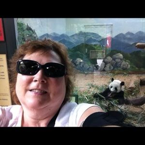 Meet your Posher, Debra